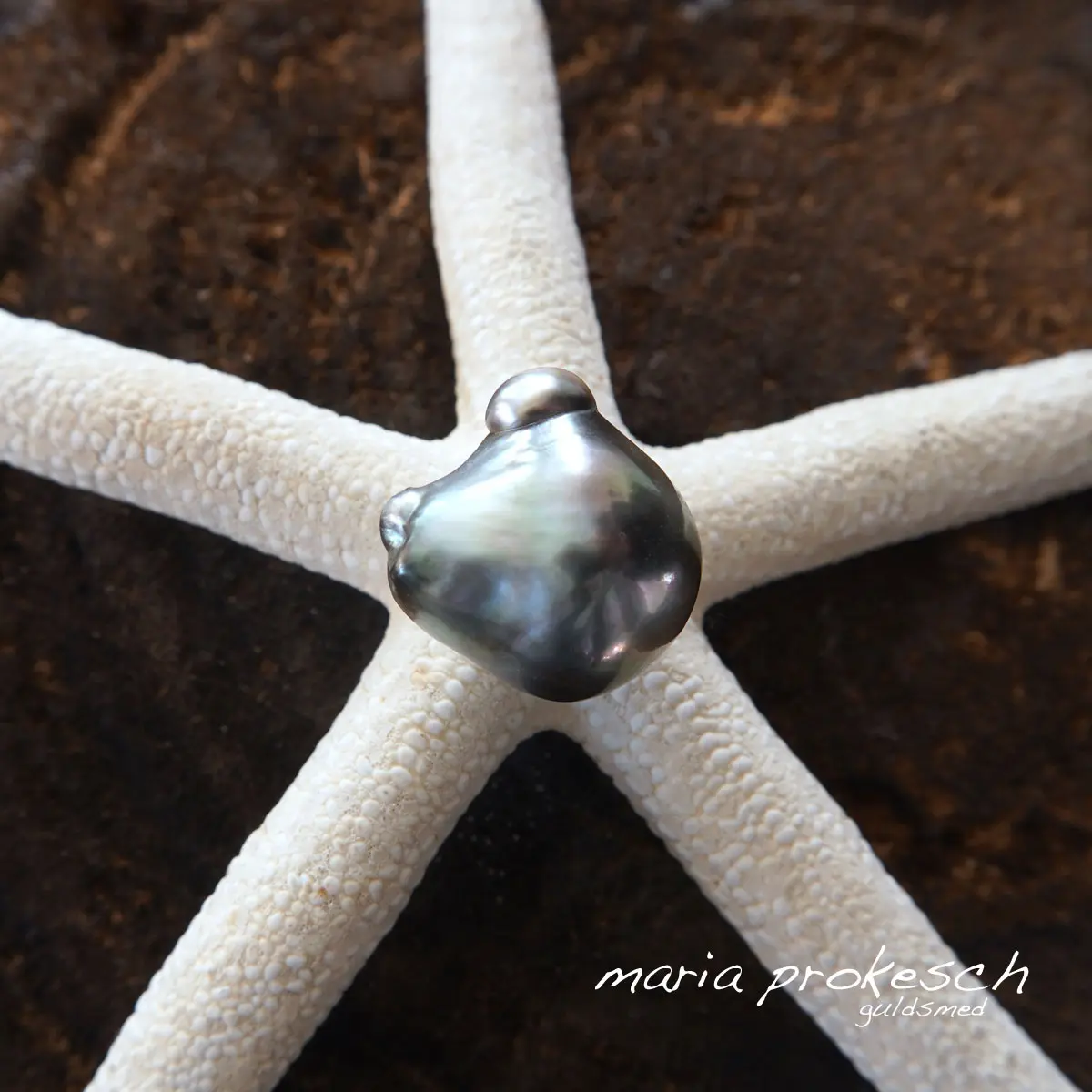 Unika barok Tahiti perle, perfekt form til smykke som elefanthoved. 
